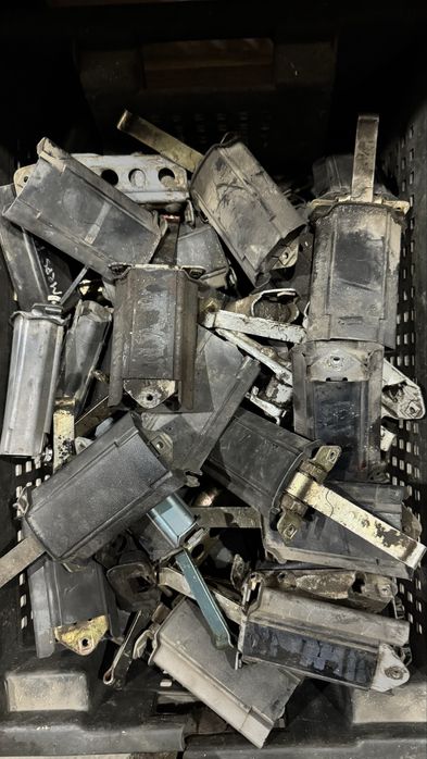 Ограничитель двери на мерседес