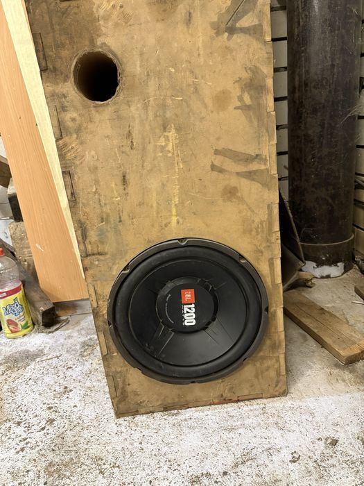 Продам сабвуфер