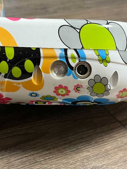 Продавам детски Ховърборд 6,5 инча. Bluetooth и светлини.