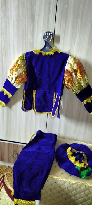 Продам новогодние костюмы