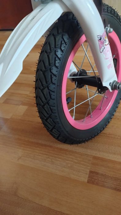 Vând bicicleta copii aproape noua