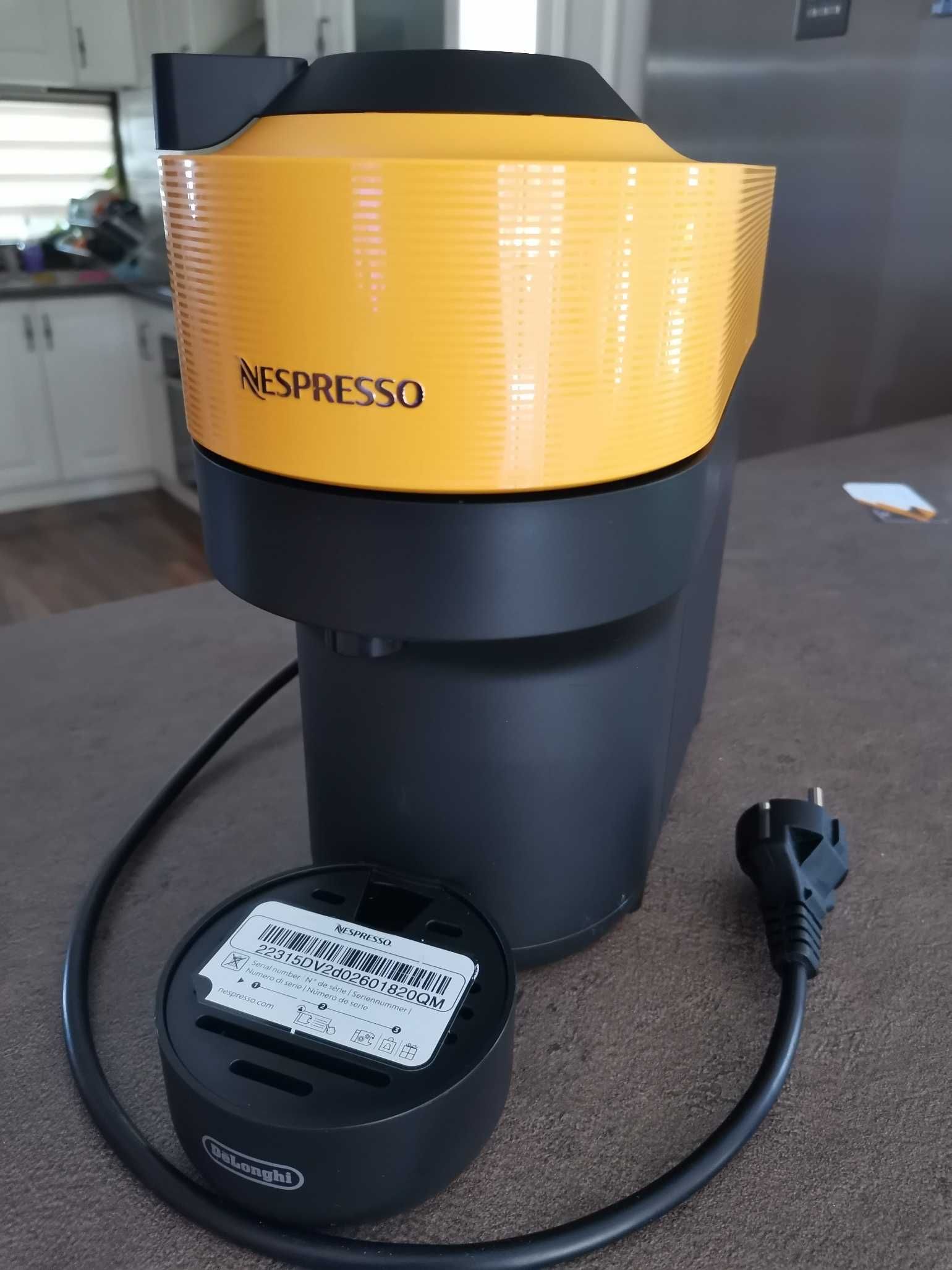 Aparat de cafea cu capsule Nespresso VERTUO Pop