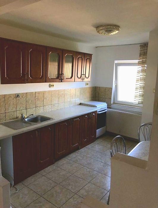 Închiriez apartament cu 2 camere, semidecomandat