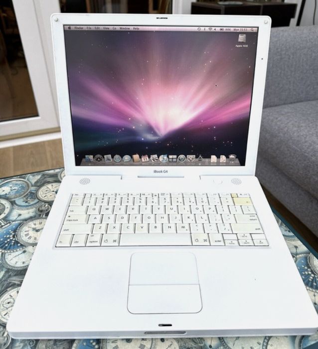 Бял Mac Book 2,1