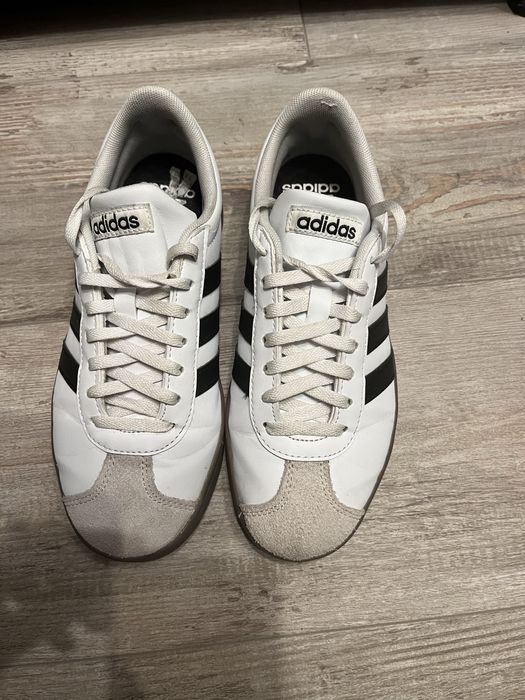 Adidas VL Court in conditie excelenta