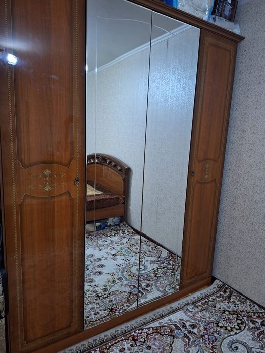 Продам спальный гарнитур