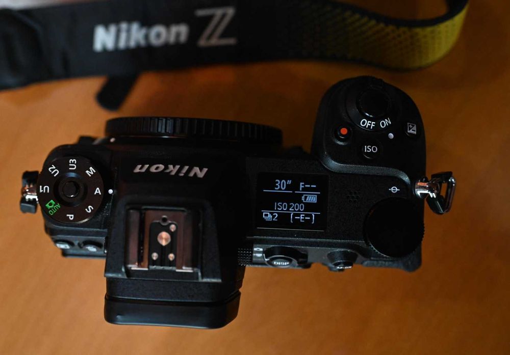 Продавам Nikon Z6II + батерия + зарядно