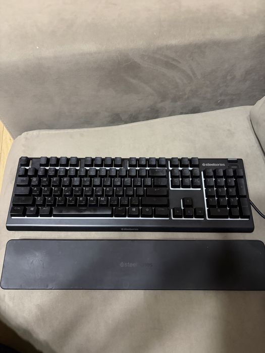 Продам Клавиатуру SteelSeries apex 3