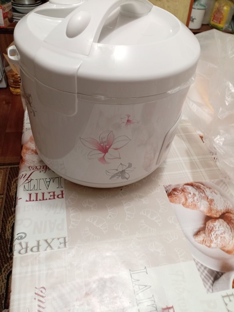 Продам рисоварку новую