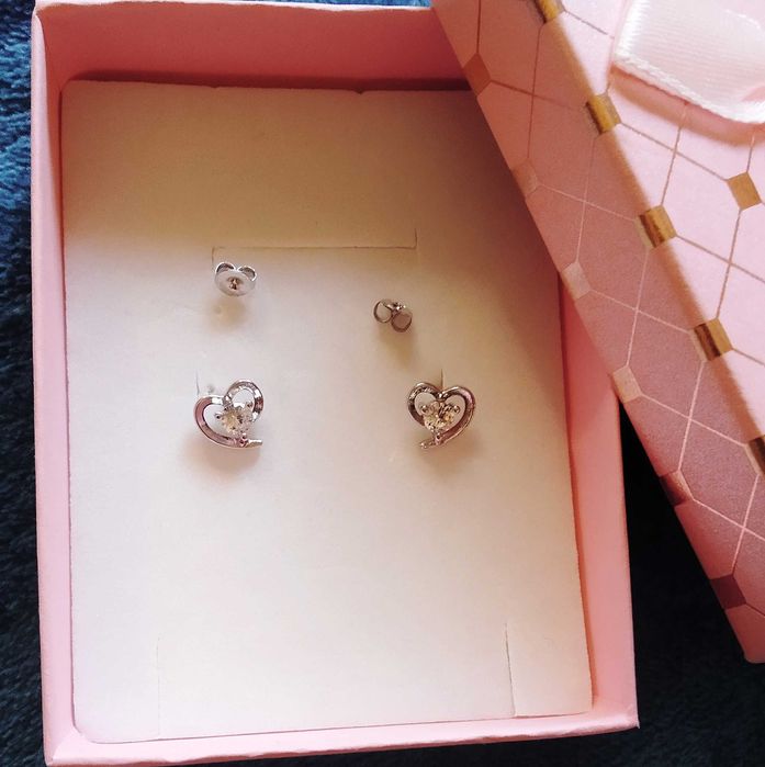 12 различни,нови, сребърни обеци. Различни модели. 25/60 лв.,в кутия