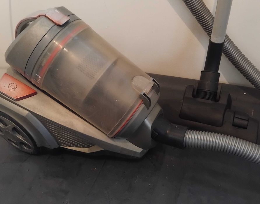 Прахосмукачка SAUBER 2000W