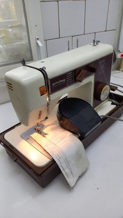 Mașină de cusut Privileg