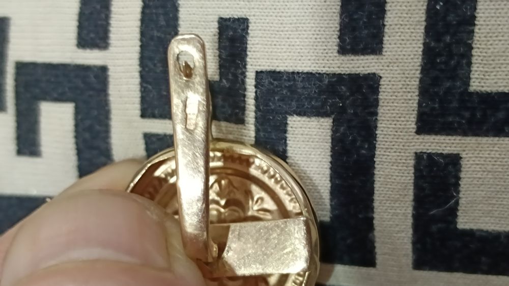 Продам серги золотые 6 грамм очень смотрится богато символ шанырак