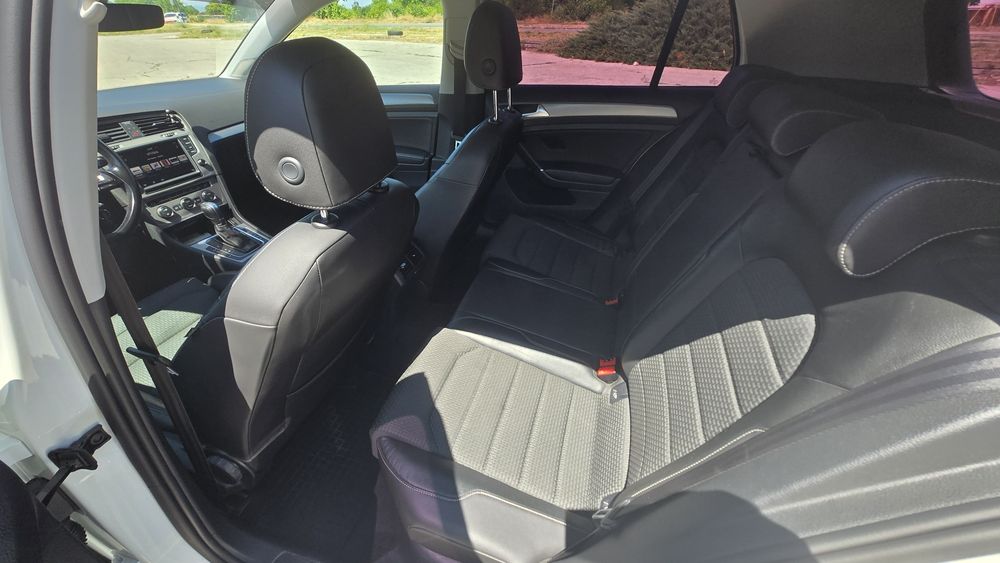 Volkswagen Golf TGI
