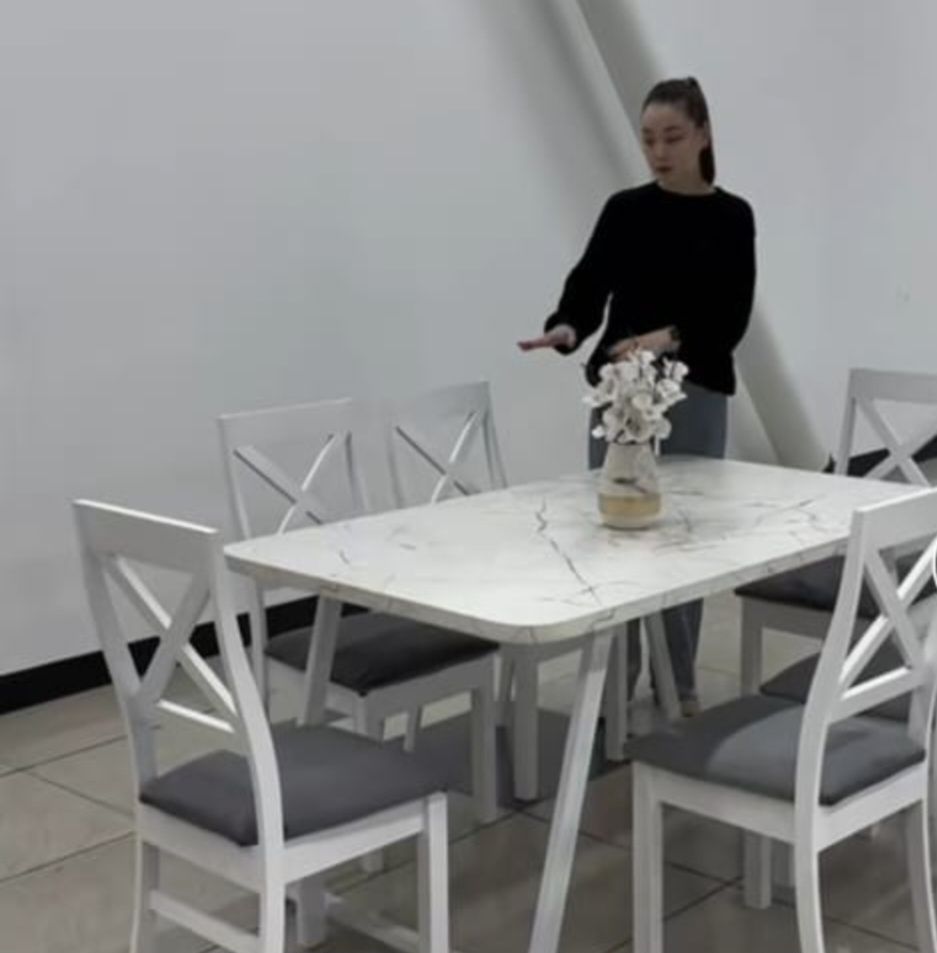 Стол+ стулья серого цвета