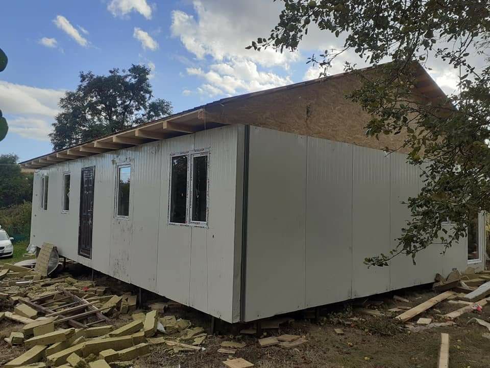 Vand/realizez containere stil casuta locuibile