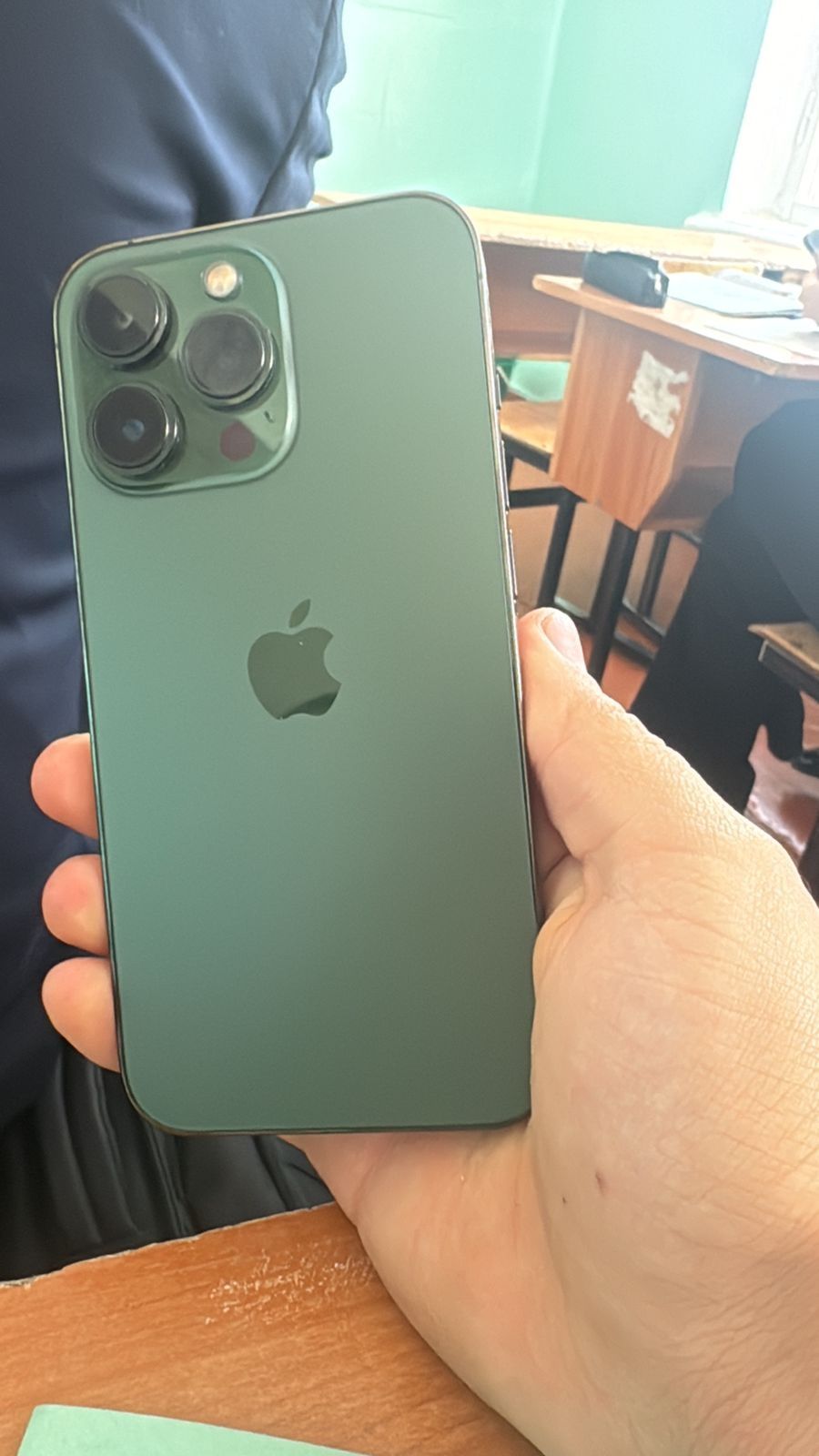 Apple 13 pro (IOS)
Чип:
