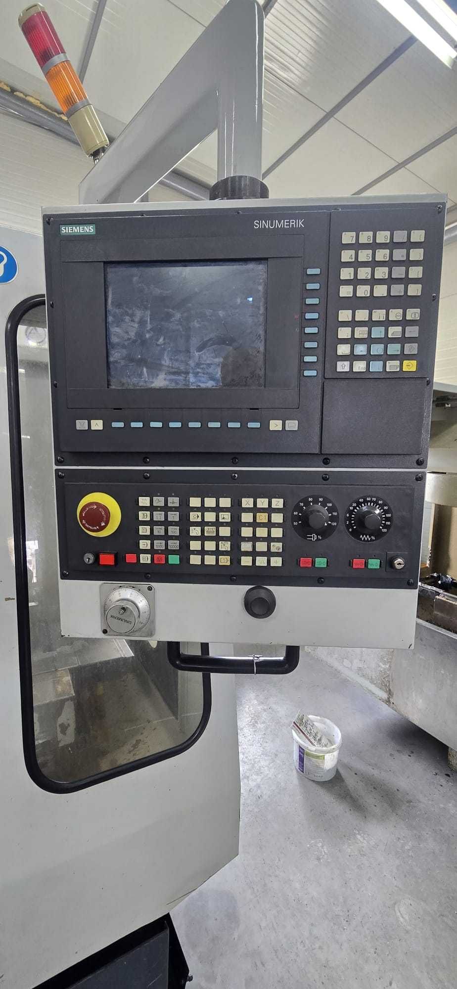 Masina de frezat CNC Spinner VC500