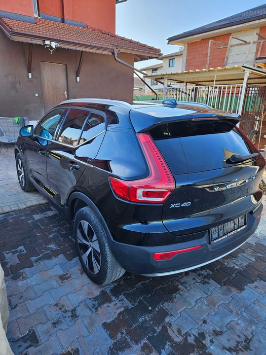 Volvo XC40 plug-in хибрид