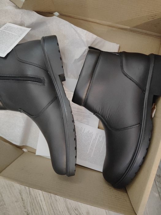 Мъжки зимни боти от естествена телешка кожа - 43 номер
Ботите са чист