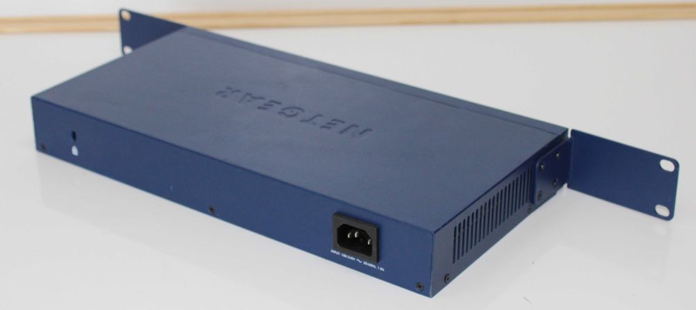Суич Netgear ProSafe JGS524