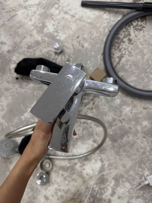 Смеситель с душем для ванны