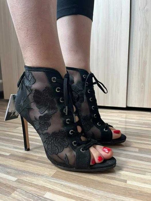 Нови високи летни обувки на "Zara"