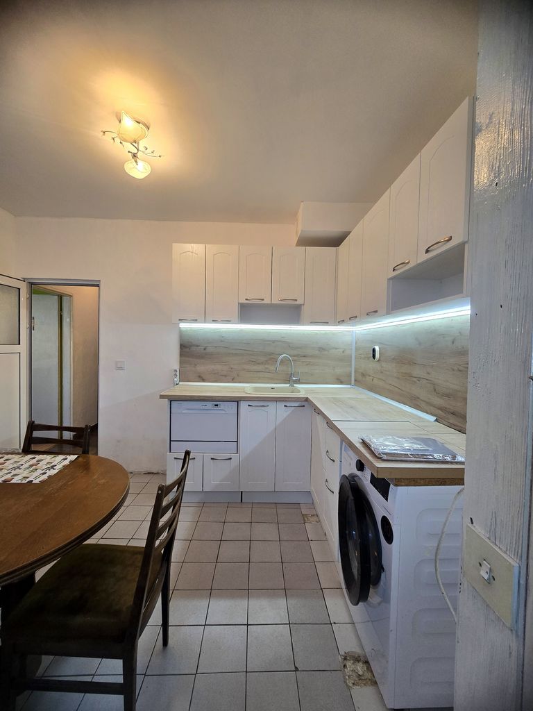Продава се Тристаен апартамент в Горна Оряховица - 83 кв.м за 1025 €/кв.м - Снимка #1