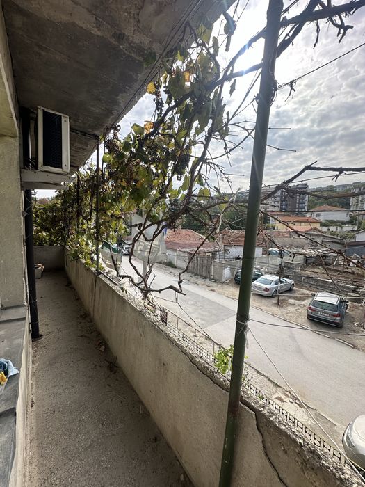 Самостоятелен етаж от двуетажна къща ,Център Добрич