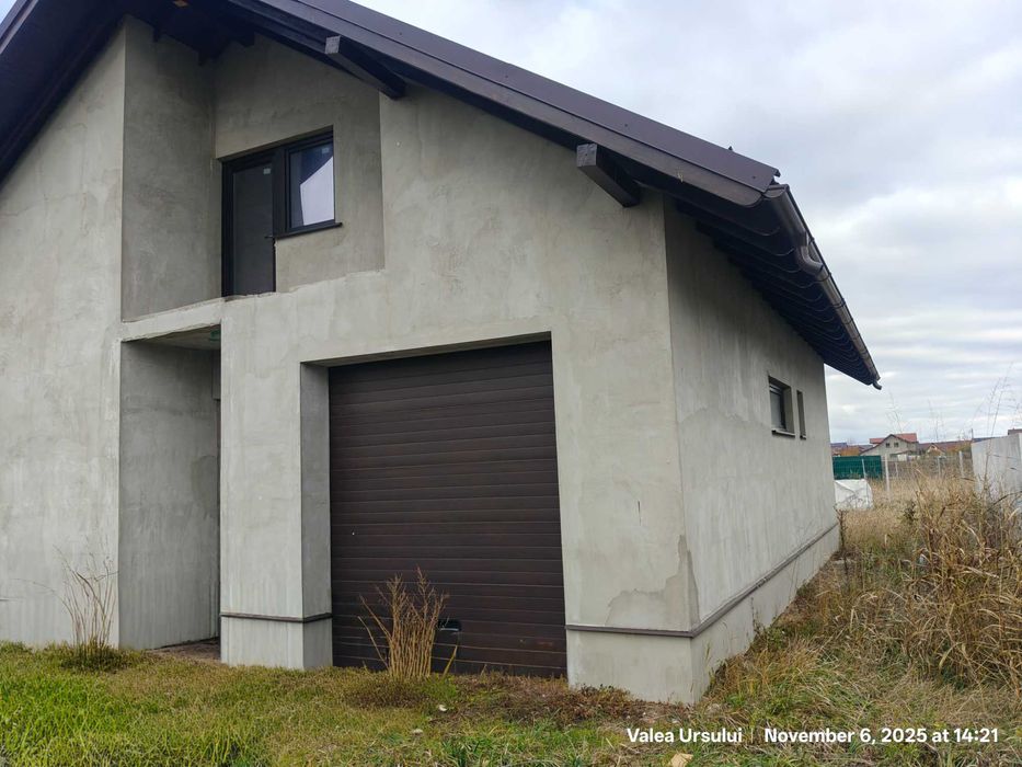 Casă individuală cu 5 camere, garaj și teren de 650 mp – Vorovesti