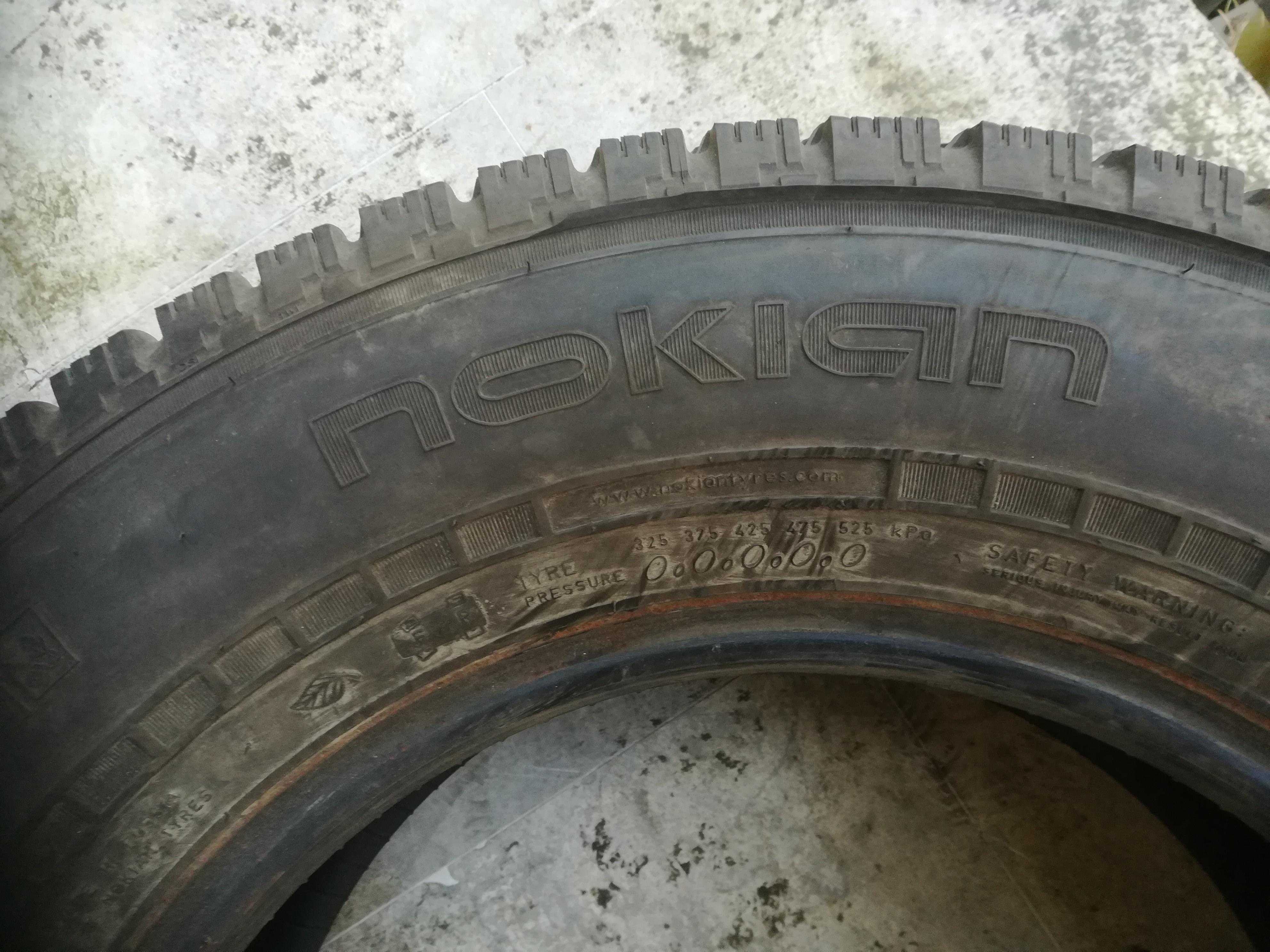 Продавам 4 бр зимни гуми Нокиан/Nokian WR C cargo/WRC 3 215/75R16C бус