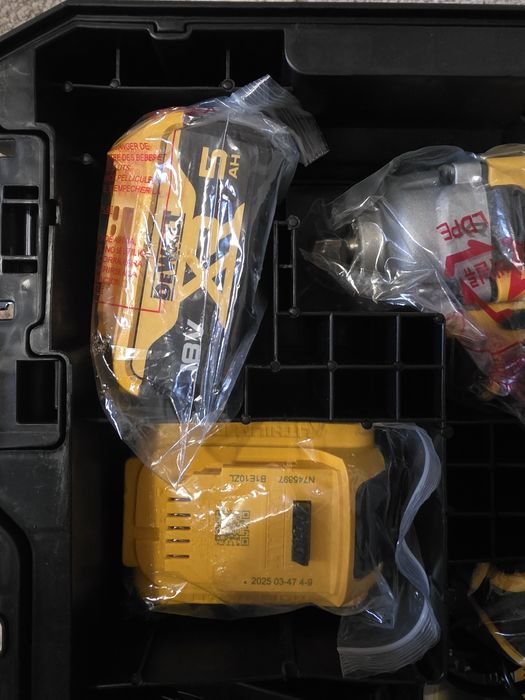 Ударен гайковерт Dewalt -DCF892P2T