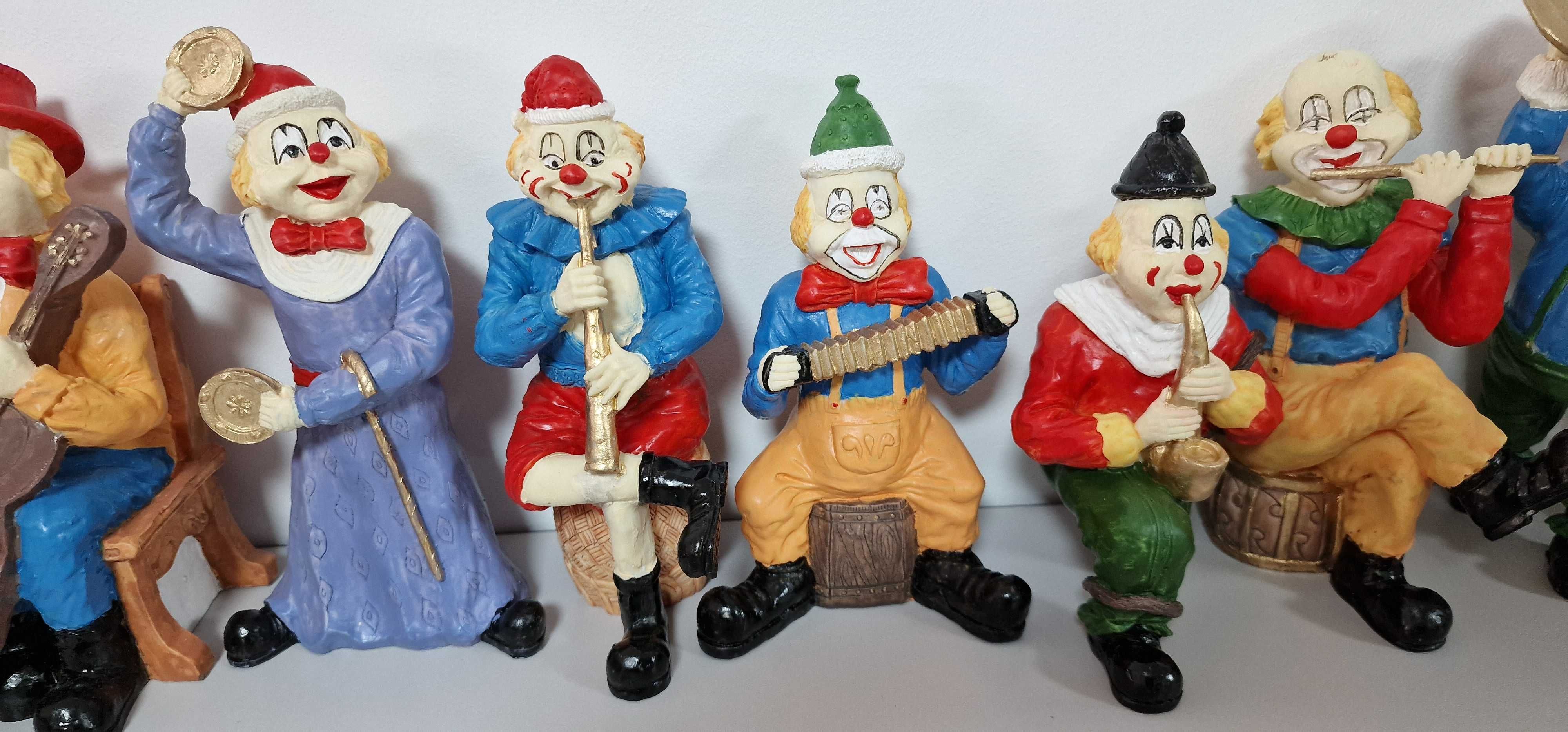 Set 12 Figurine Clovni / Figurina Clown din rasina 15-18 cm / Clovn