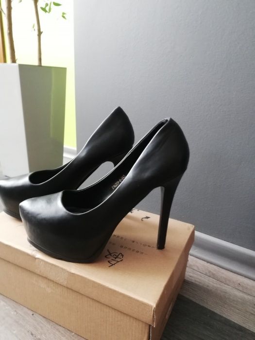 Дамски обувки, размер 38.5