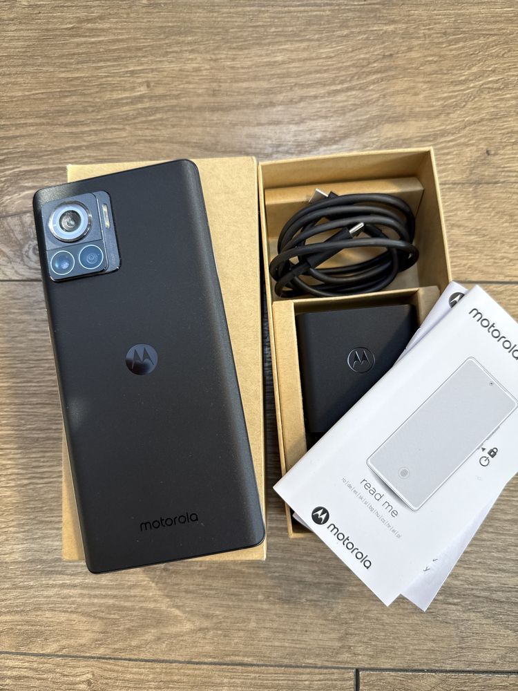 Motorola edge 30 ultra 12/256gb Перфектен!