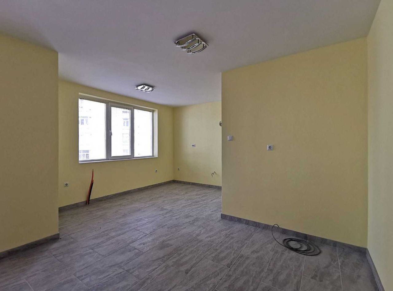 Продава се Тристаен апартамент в Русе, Алеи Възраждане - 103 кв.м за 1700 €/кв.м - Снимка #3