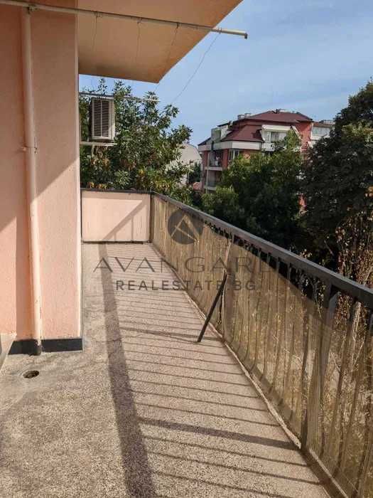 Продава се Четиристаен апартамент в Пловдив, Кючук Париж - 100 кв.м за 1970 €/кв.м - Снимка #20