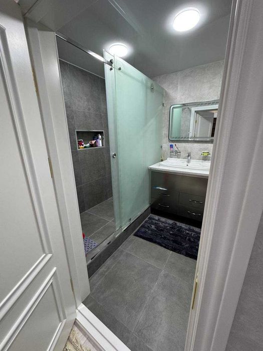 Сдается 2 х комнатная квартира на 5 этаже крытый рынок