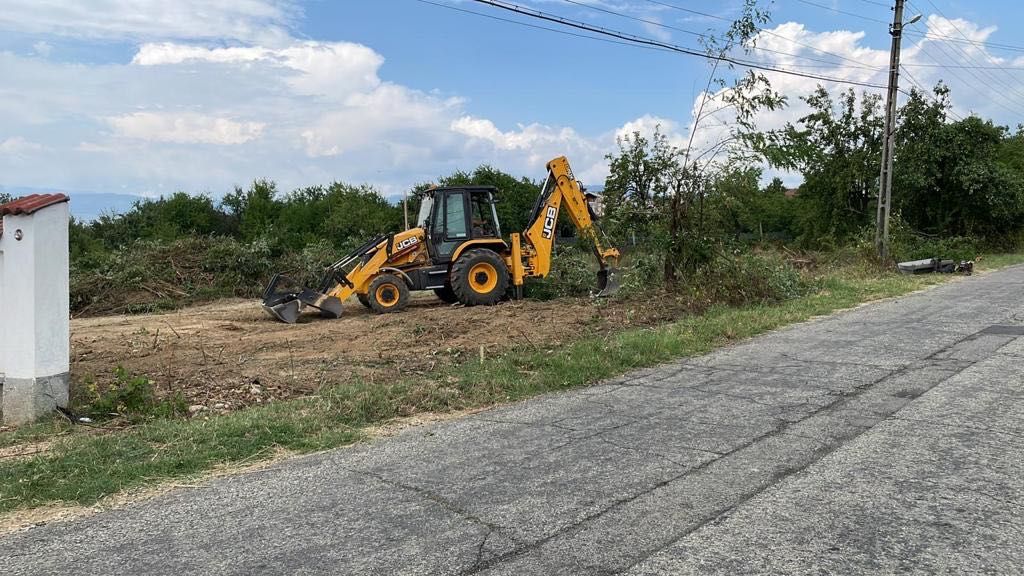 Teren de vanzare cu 29,96 m deschidere la strada/ Rugi/ Turcinesti