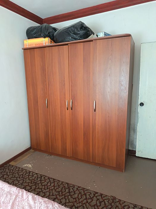 Мебельный гарнитур б/у ручной работы