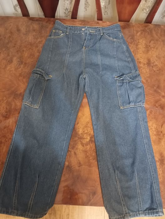 Новые синие джинсы