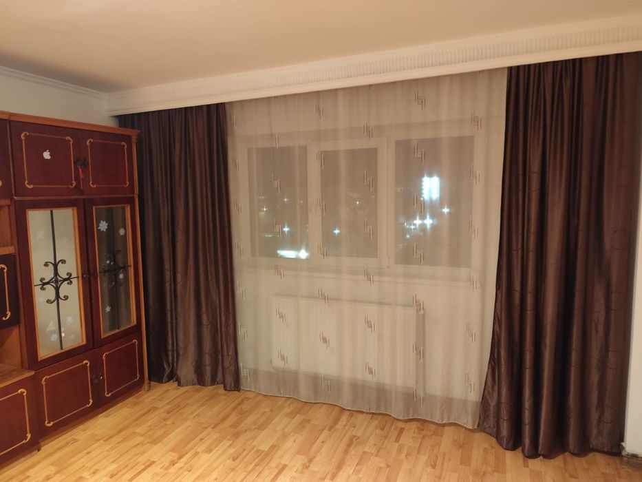 Închiriez garsonieră