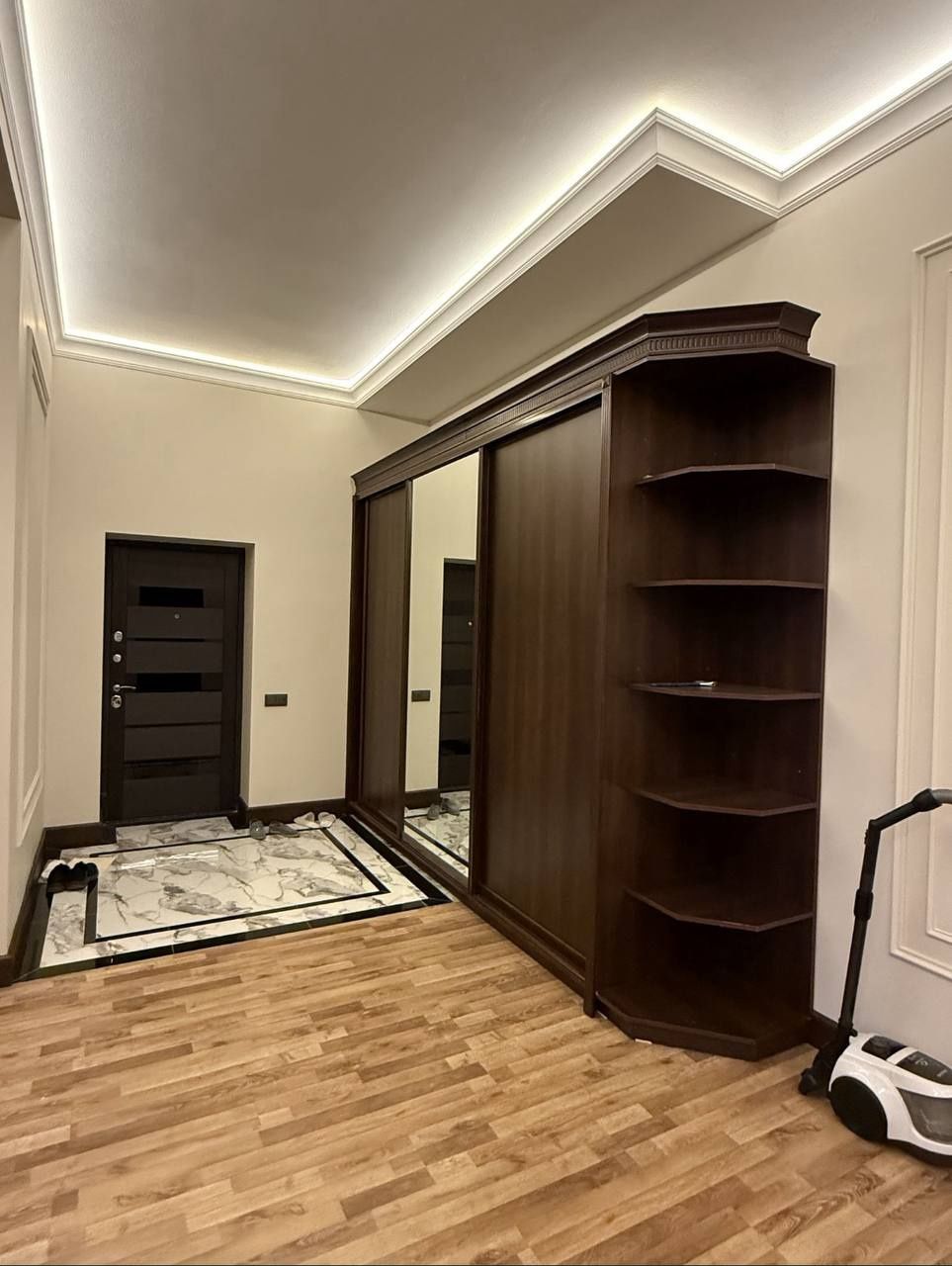 Kvartira sotiladi yunsobod tumani жк bodomzor 2/4/8/ 84m²