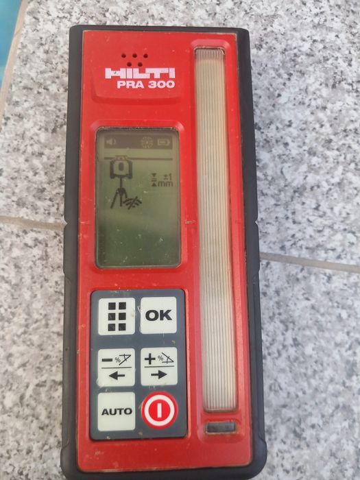 Ротационен лазерен нивелир Hilti PR 30-HVS A12