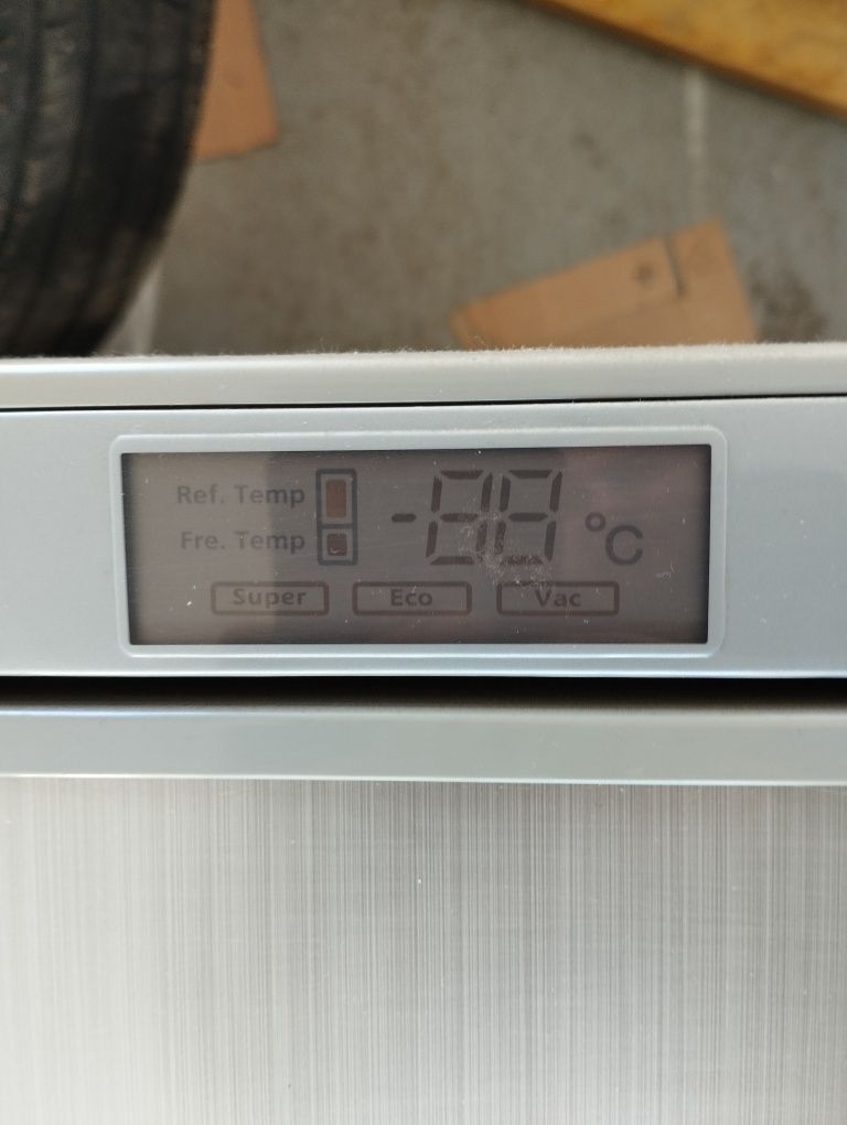 Хладилник Samsung бартер  перфектно състояние no frost с гаранция 6 ме