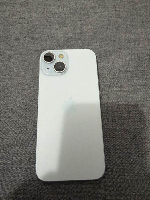 Продавам iphone 15