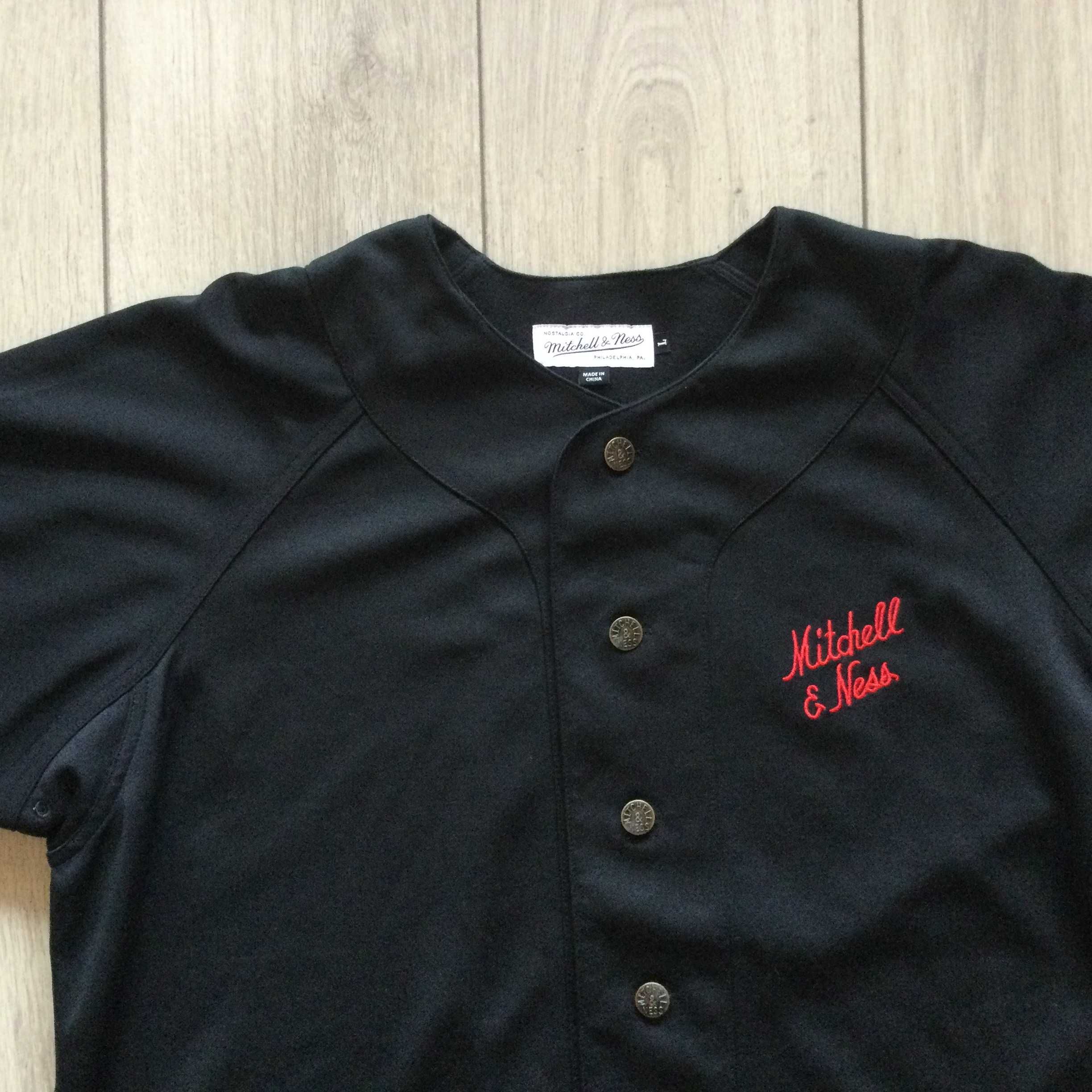 НОВА черна бейзболна тениска MITCHELL & NESS размер L / XL от САЩ