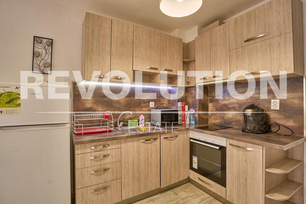 Дава се под наем Тристаен апартамент в Пловдив, Южен - 97 кв.м за 447.78 € - Снимка #2