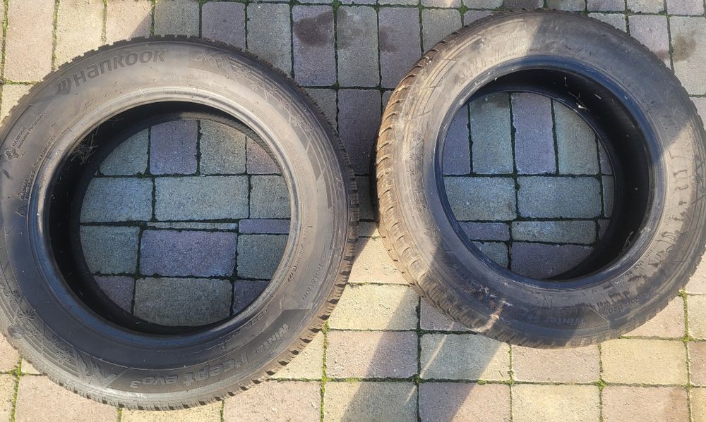 Anvelope iarnă 225/60/17 99H Hankook și Yokohama SUV