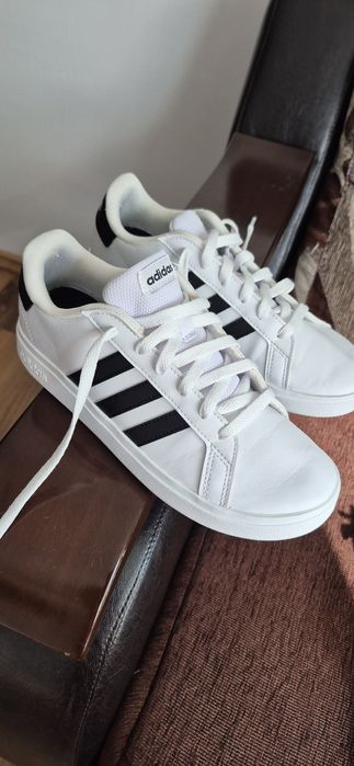 Vând adidași puma si adidas